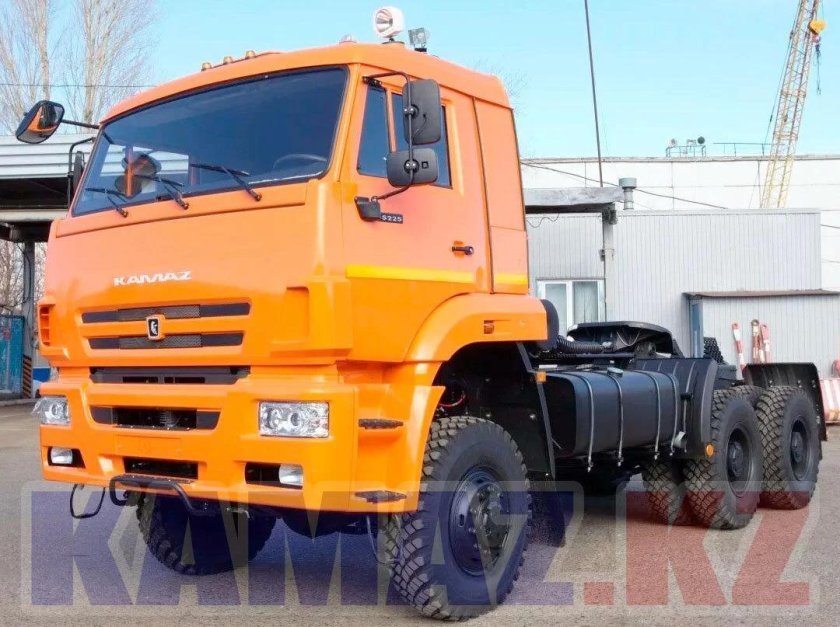 КАМАЗ 65225 тягач