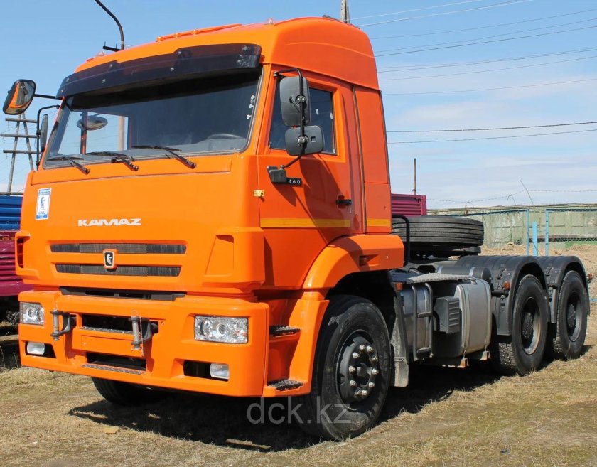 КАМАЗ-6460 седельный тягач