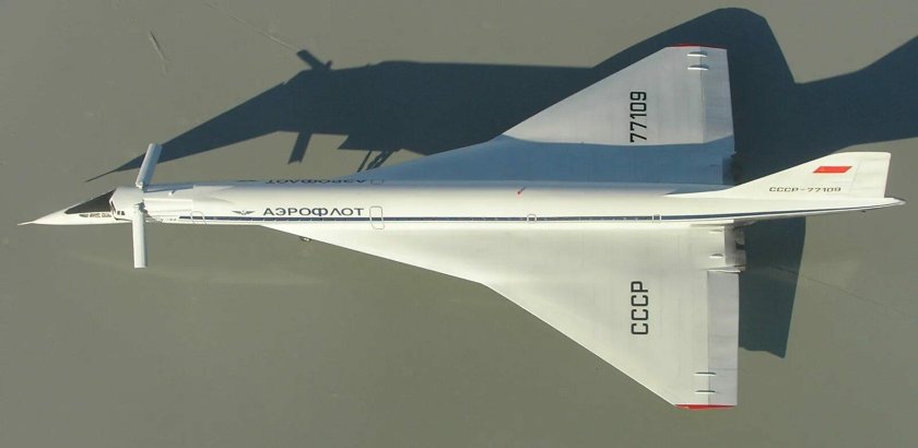 Сверхзвуковой пассажирский самолет ту-144