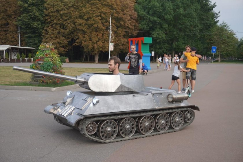 Памятник танк в Туле