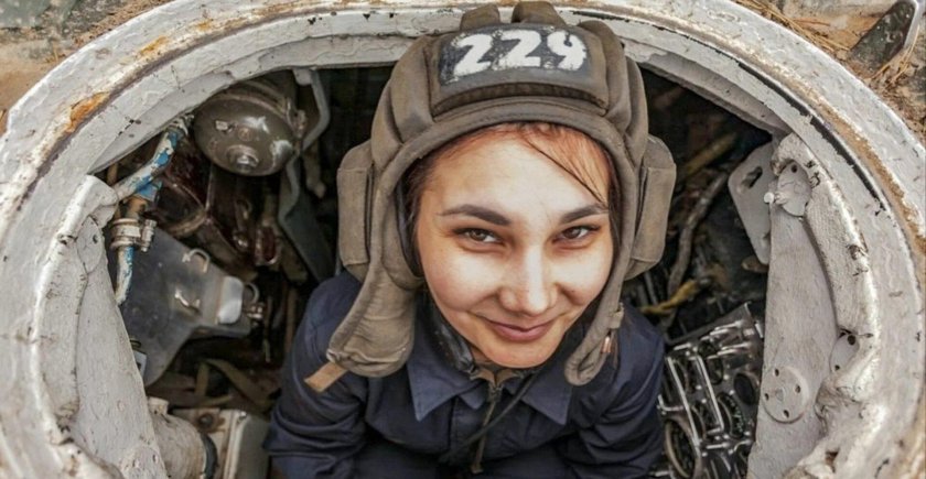 Женщина танкист