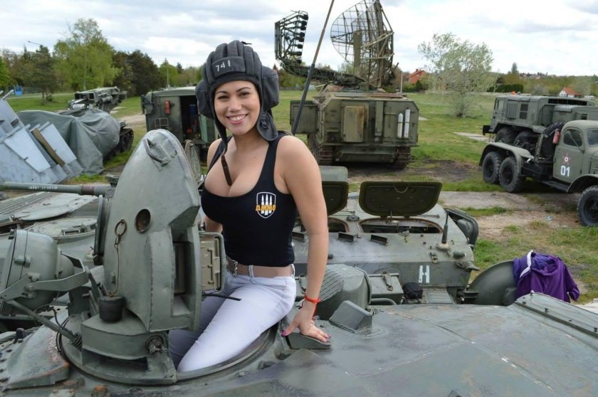 Оксана Шевченко танкистка