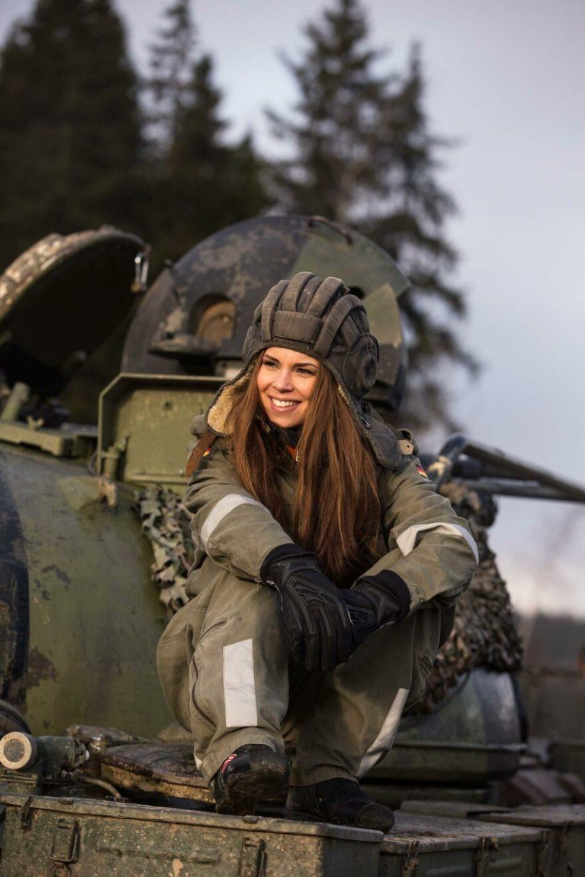 Танкистка 1995