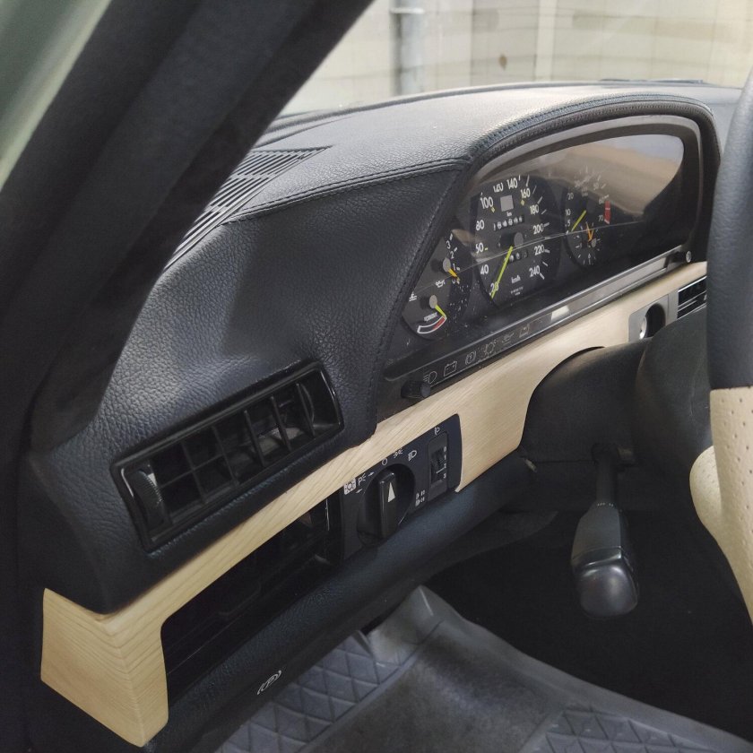 Кожаная торпеда ВАЗ 2114