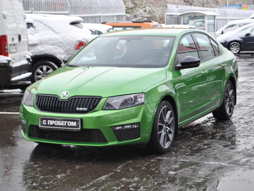 Škoda Octavia зеленая