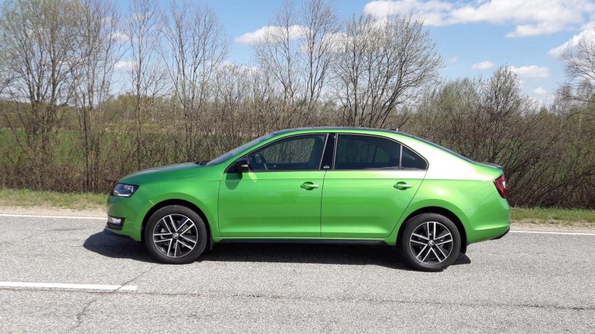 Шкода Рапид салатовая