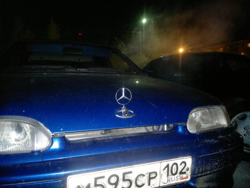 ВАЗ 2114 со значком Мерседес