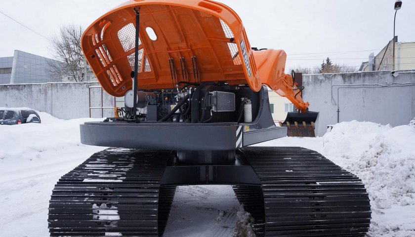 Гусеничный экскаватор UMG e160c