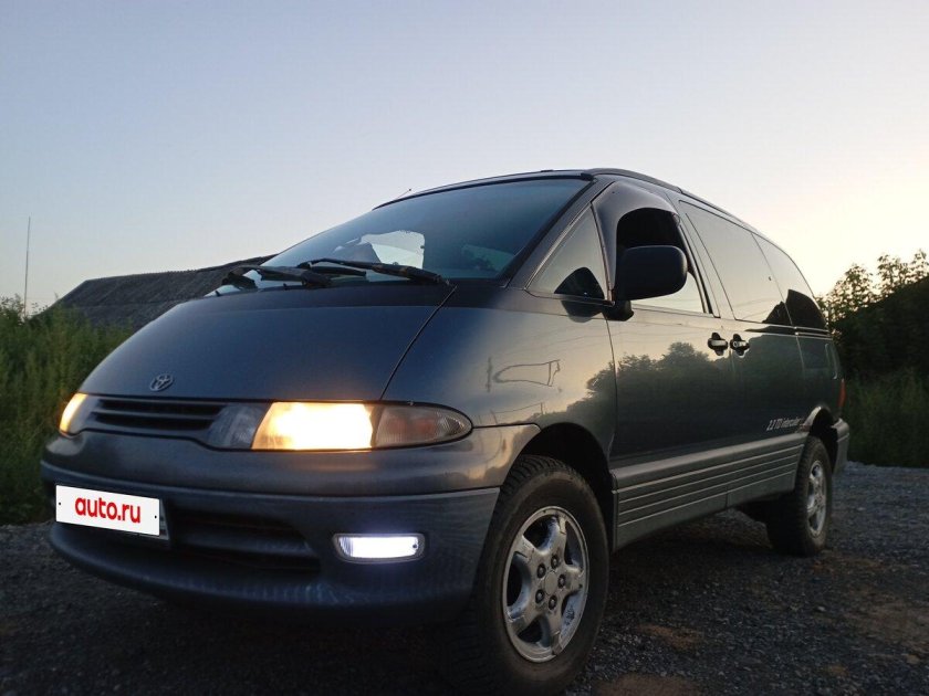 Тойота эстима люсида 1999