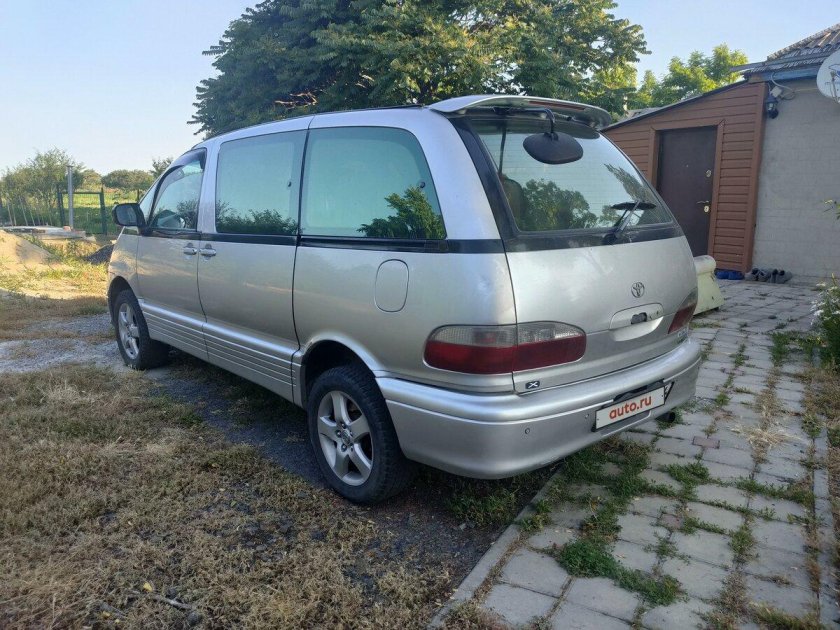 Тойота эстима люсида 1999