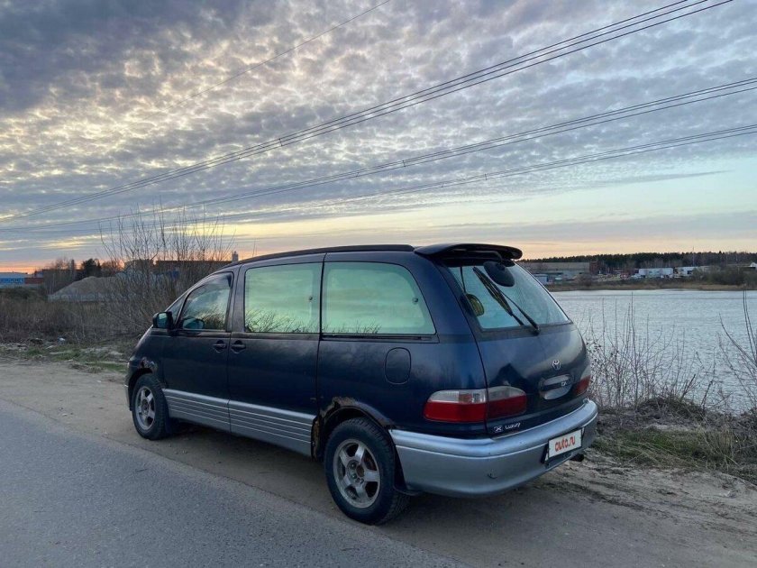 Toyota estima lucida