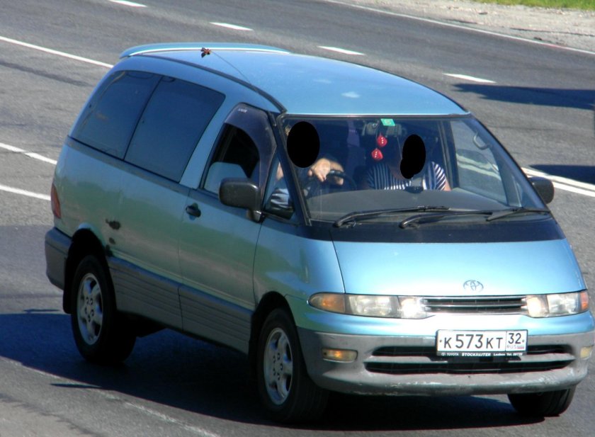 Тойота Эстима Люсида