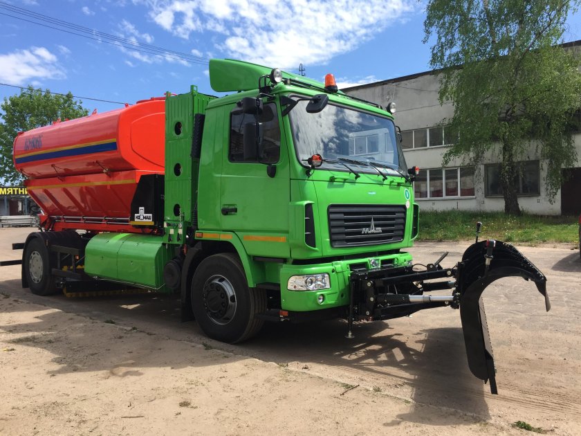 МАЗ КДМ ко-806