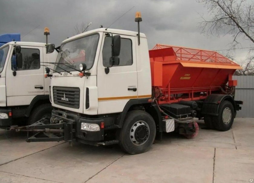 МАЗ МК-3435