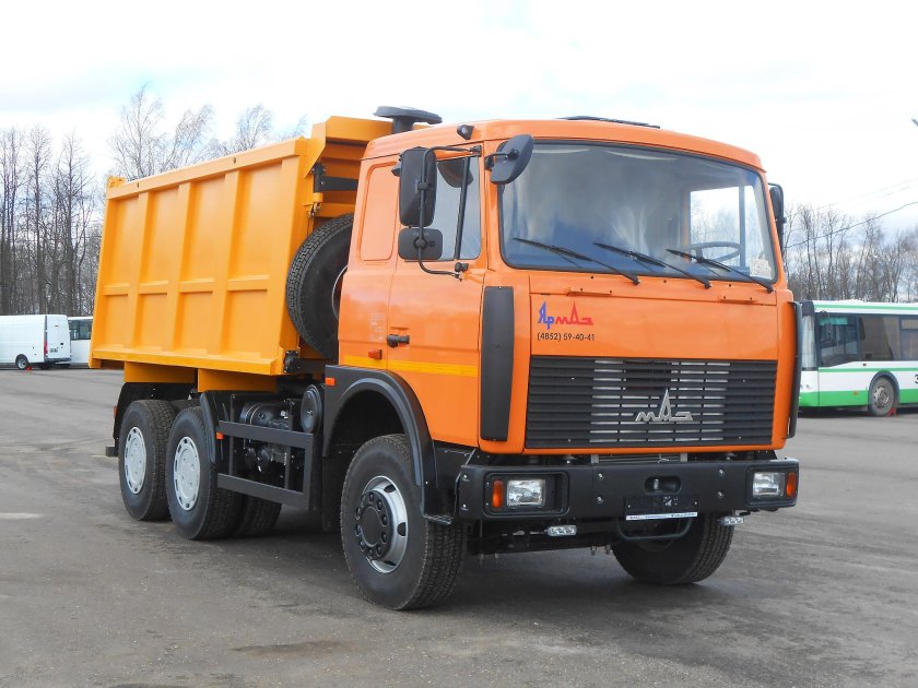 Грузовик МАЗ 5516