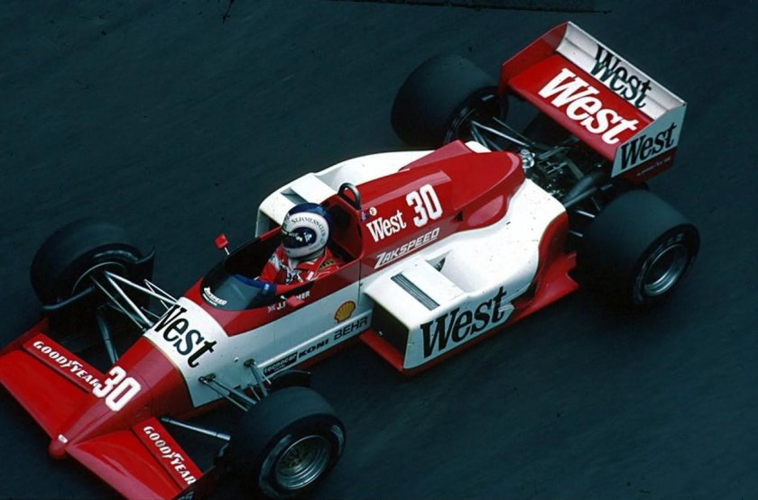 Болид Айртона сенны