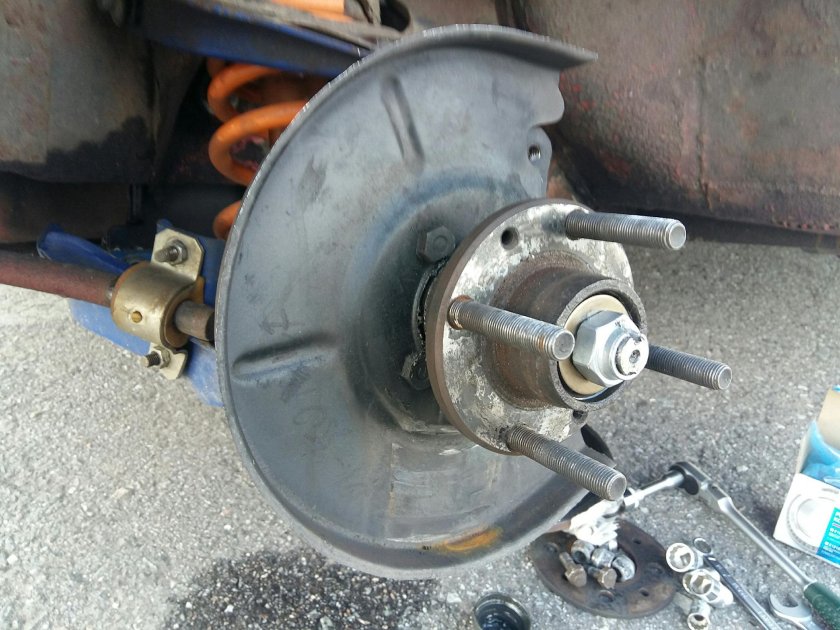 Ступица переднего колеса ВАЗ 2106