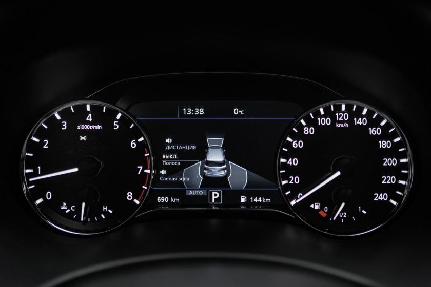 Infiniti QX панель приборов