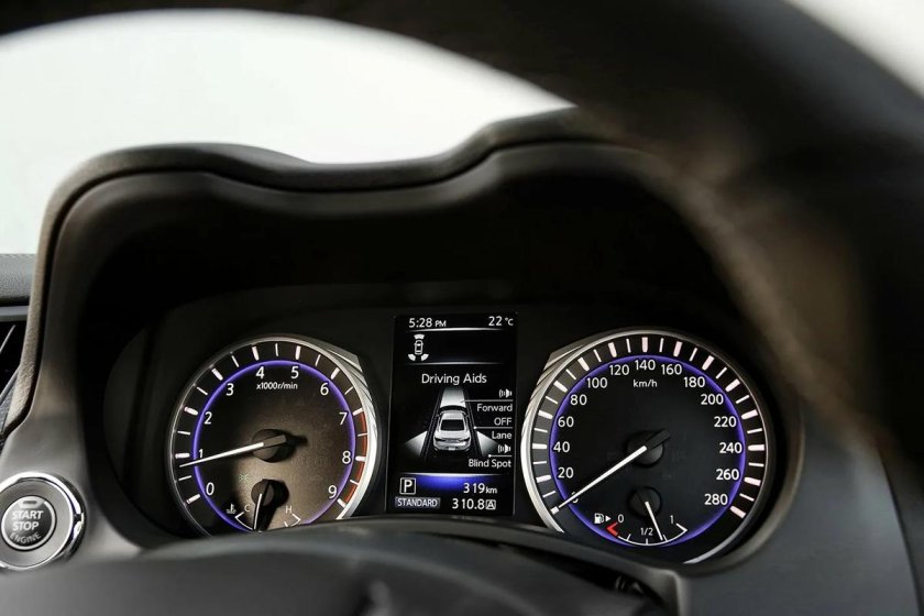 Приборна панель Infinity q50