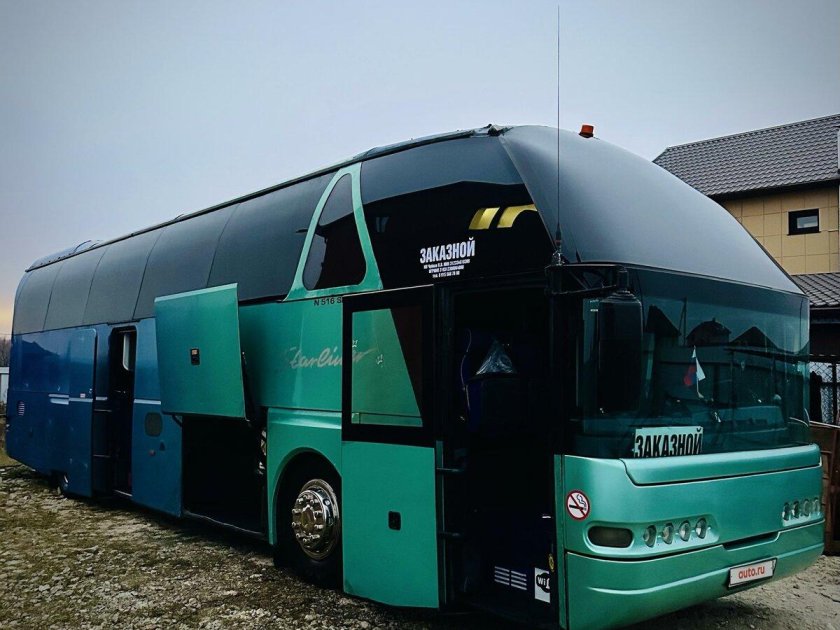 Туристический автобус неоплан
