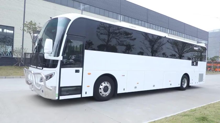 Автобус среднего размера