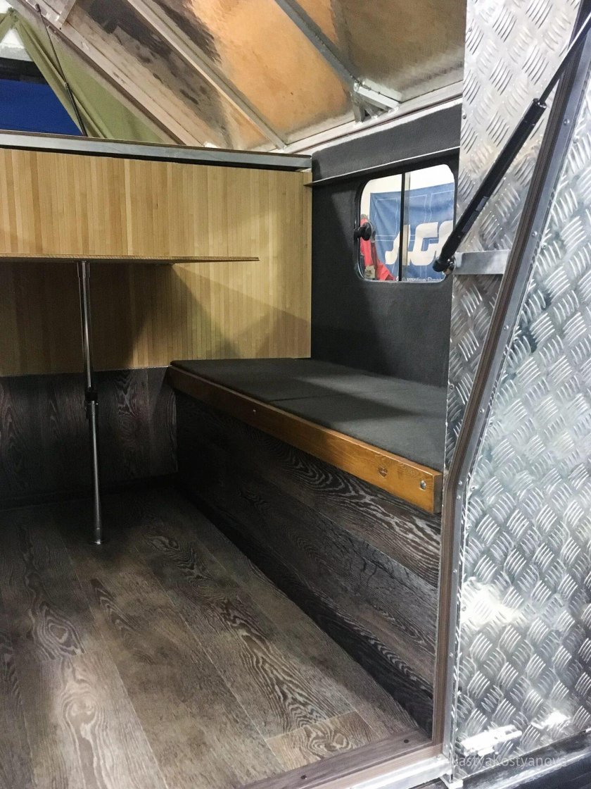 Тойота Хайлюкс с жилым модулем