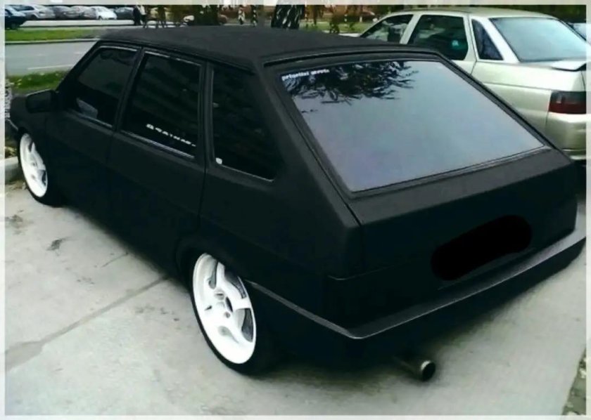 Черная ваз 2109