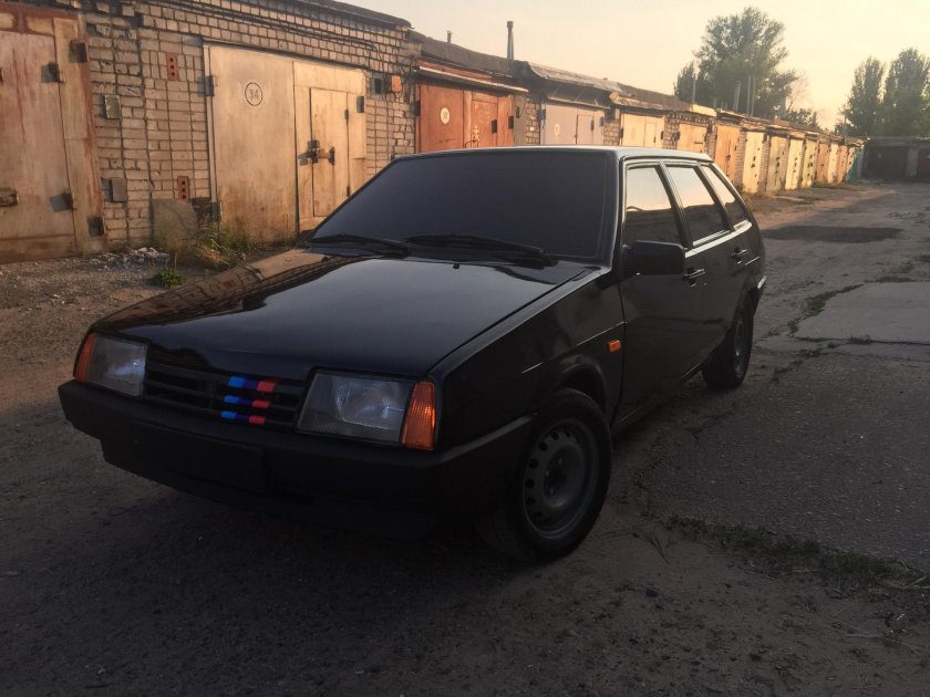 Лада ВАЗ 2109 черная тонированная