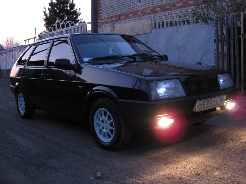 Лада 2109 чёрная девятка