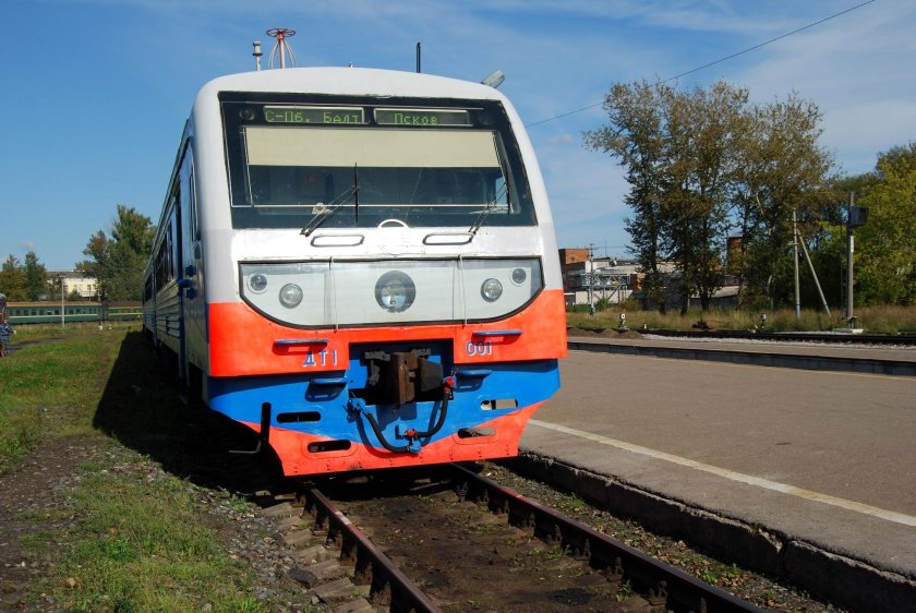 Дизель-электропоезд дт1 салон