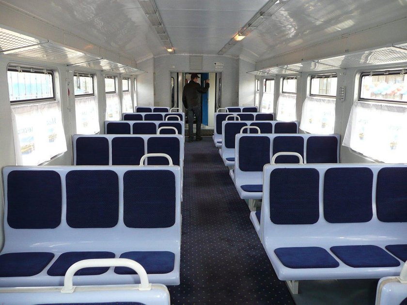 Дизель-электропоезд дт1 салон