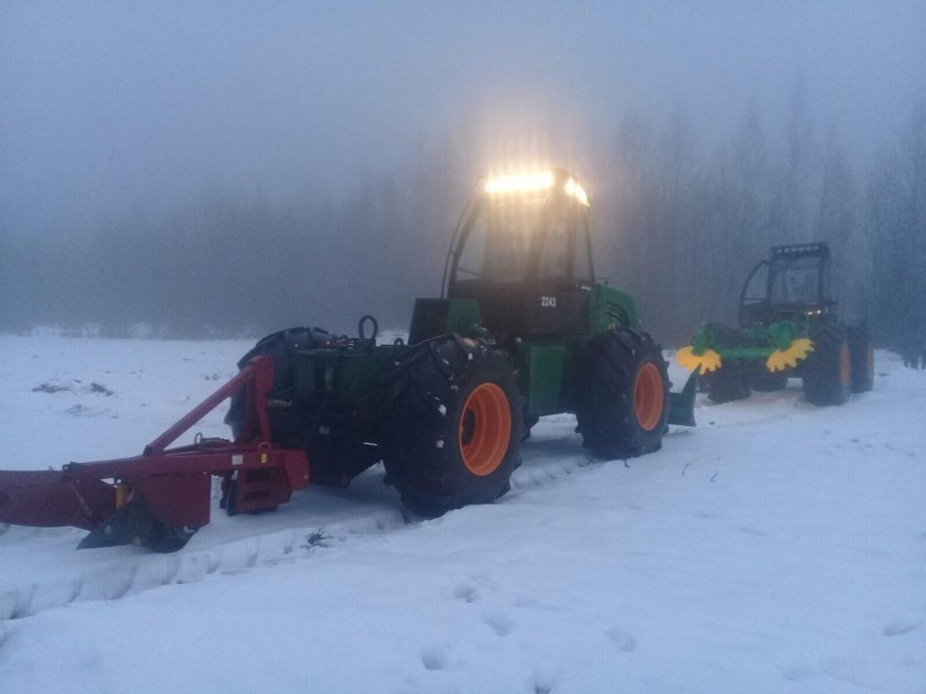 Амкодор машина трелевочная 2242в