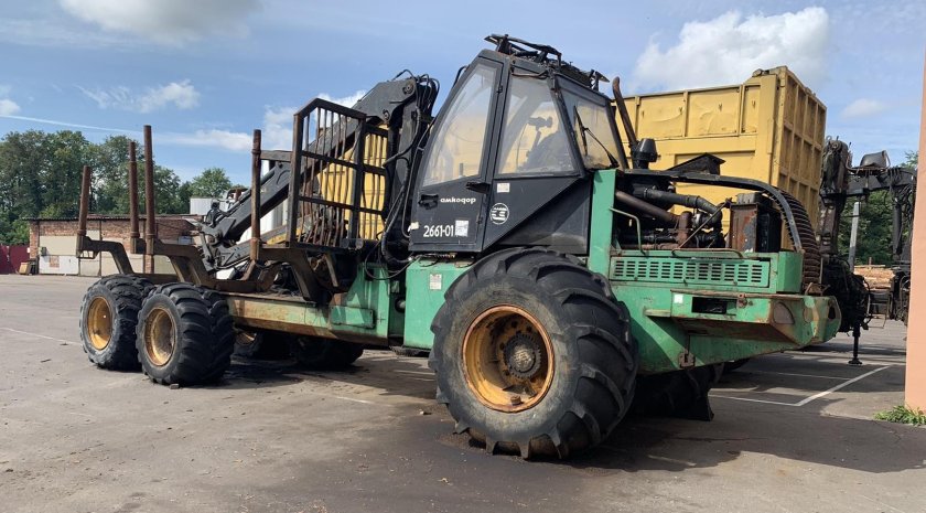 Форвардер Амкодор 2661