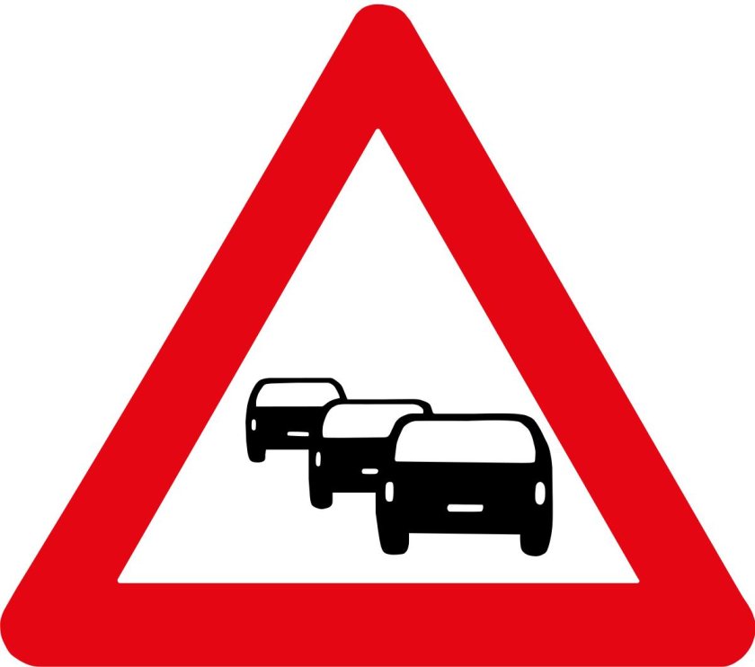 Знак 3 машины в Красном треугольнике
