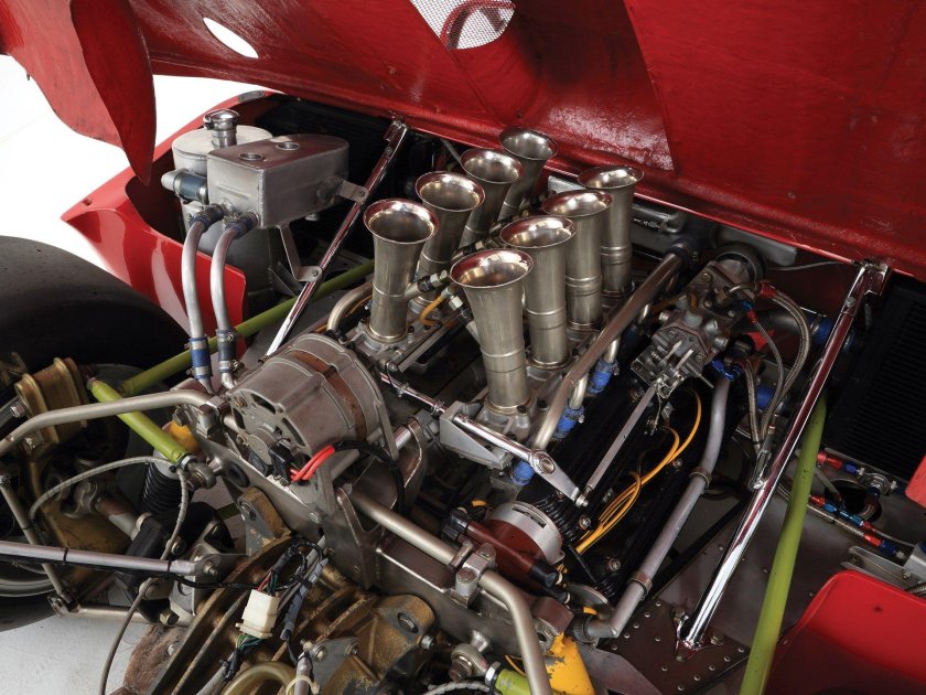 Alfa Romeo tipo 33 engine