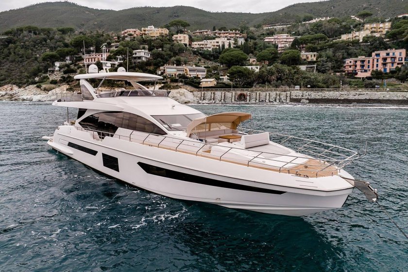 Моторная яхта Azimut 98