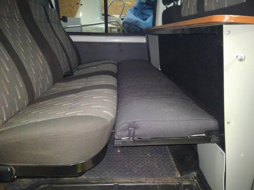 Диван в Соболь 4х4