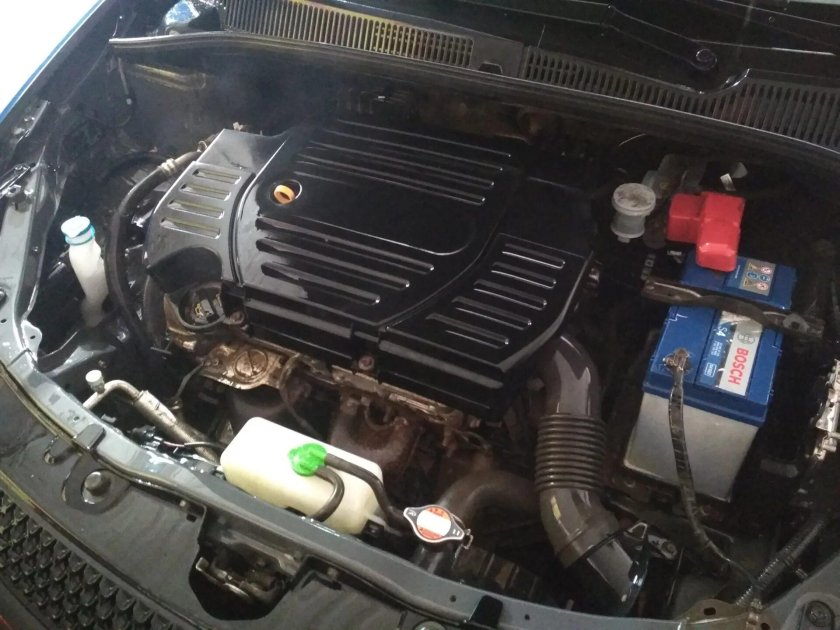 Подкапотка Сузуки sx4 2008