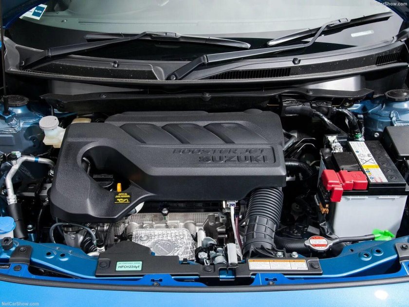 Suzuki Swift 2004 под капотом