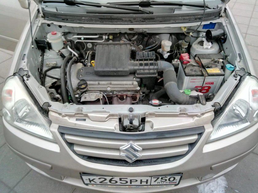 Сузуки Лиана 2005 подкапотное