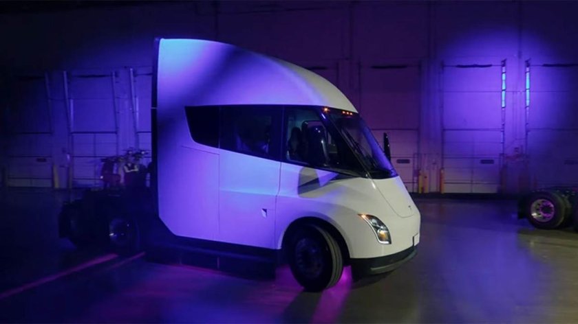Tesla Semi грузовик
