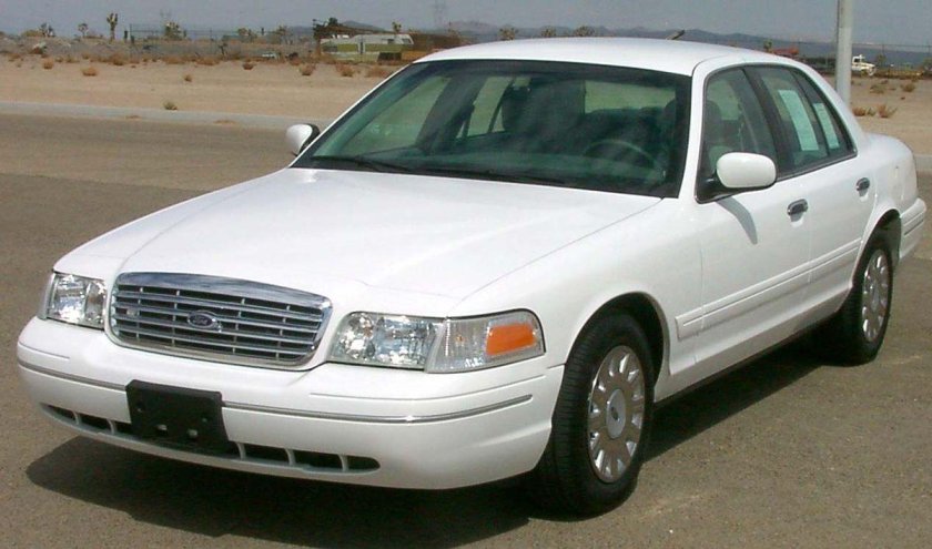 Crown Victoria 2003
