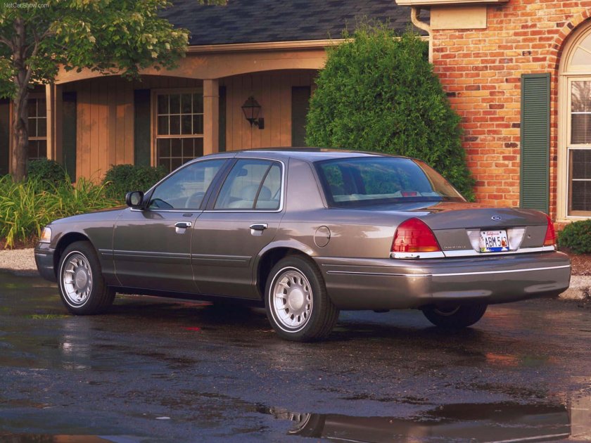 Форд Crown Victoria 1998