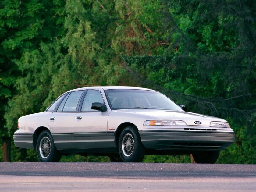 Форд Краун Виктория