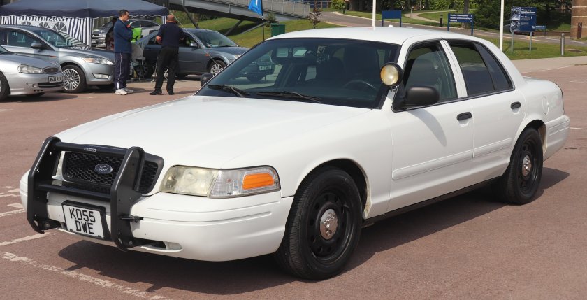 Ford crown victoria 2002