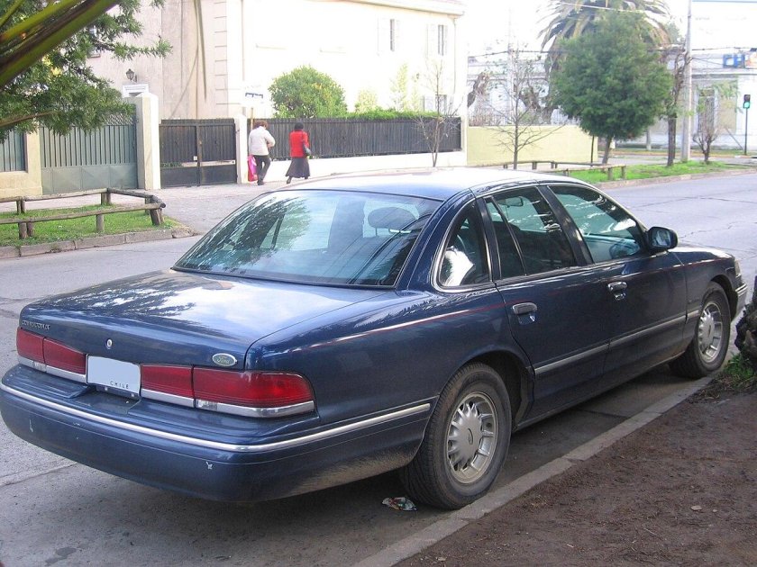 Ford Crown Victoria LX 1992