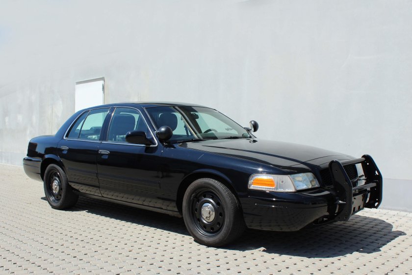 Ford Crown Victoria 2021