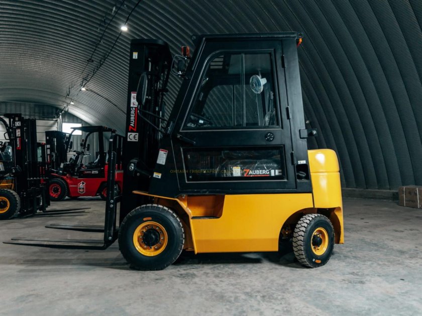 Дизельный вилочный погрузчик Zauberg ds15