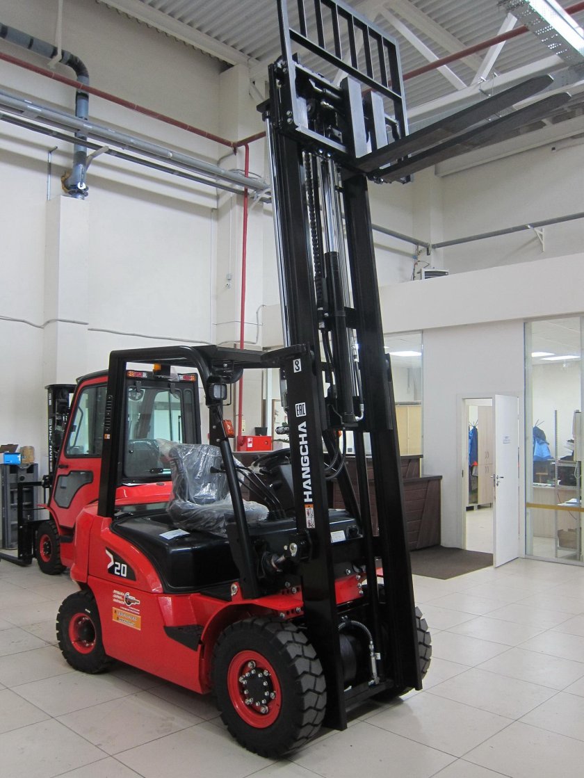 Дизельный вилочный погрузчик