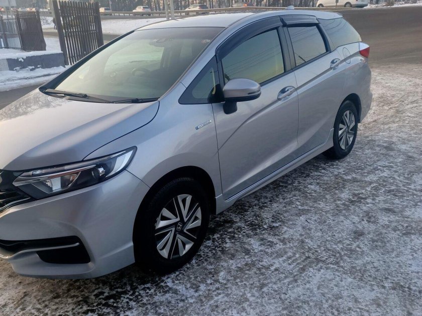 Honda shuttle hybrid 2016